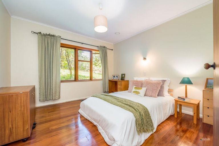 Photo of property in 71 Maungaraki Road, Korokoro, Lower Hutt, 5012