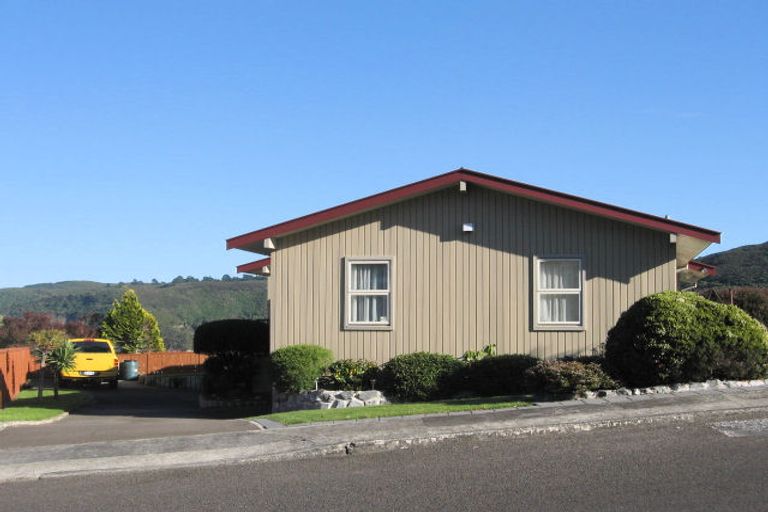 Photo of property in 21 Kingsley Street, Stokes Valley, Lower Hutt, 5019