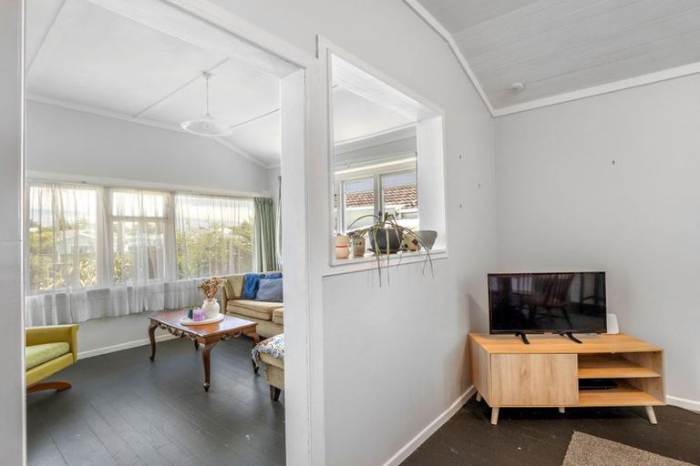 Photo of property in 18 Aotea Street, Castlecliff, Whanganui, 4501