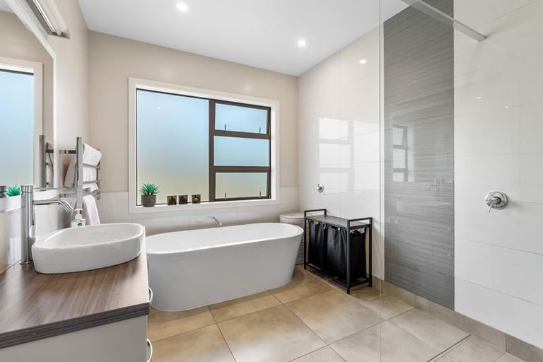 Photo of property in 32 Tirohanga Road, North Taieri, Mosgiel, 9092