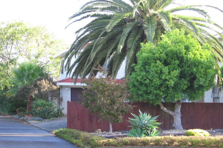 Photo of property in 14 Coquille Place, Half Moon Bay, Auckland, 2012