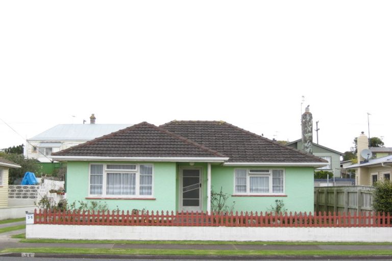 Photo of property in 36 Princes Street, Fitzroy, New Plymouth, 4312