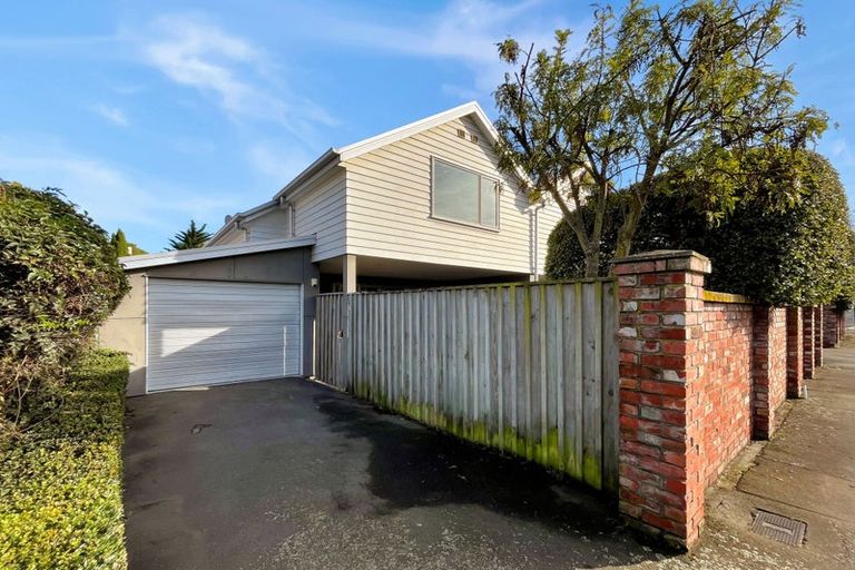 Photo of property in 17 Antrim Street, Sydenham, Christchurch, 8023