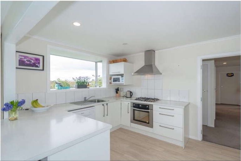 Photo of property in 46 Morrow Avenue, St Andrews, Hamilton, 3200