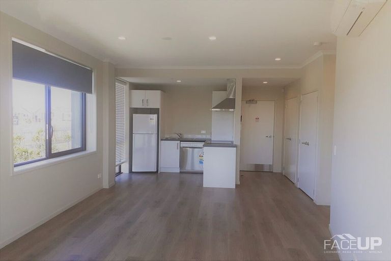 Photo of property in 2/22 Kerewhenua Crescent, Hobsonville, 0616