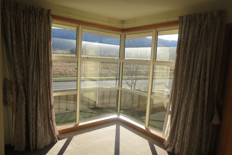 Photo of property in 1 Farrier Court, Cromwell, 9310