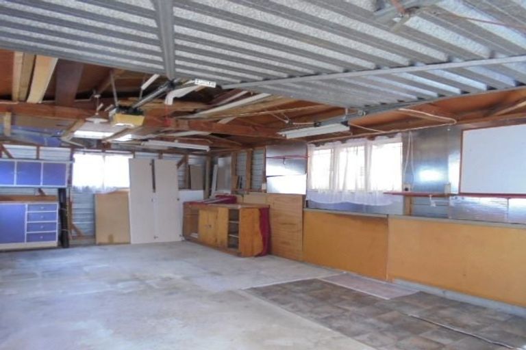 Photo of property in 132 Liverpool Street, Levin, 5510