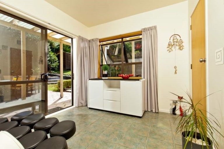 Photo of property in 1/30 Manly Esplanade, Browns Bay, Auckland, 0630