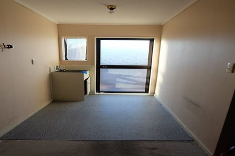 Photo of property in 5/3195 Great North Road, New Lynn, Auckland, 0600