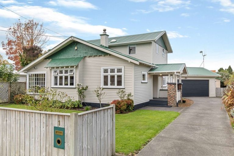 Photo of property in 1 Ngapuhi Street, Saint Johns Hill, Whanganui, 4501