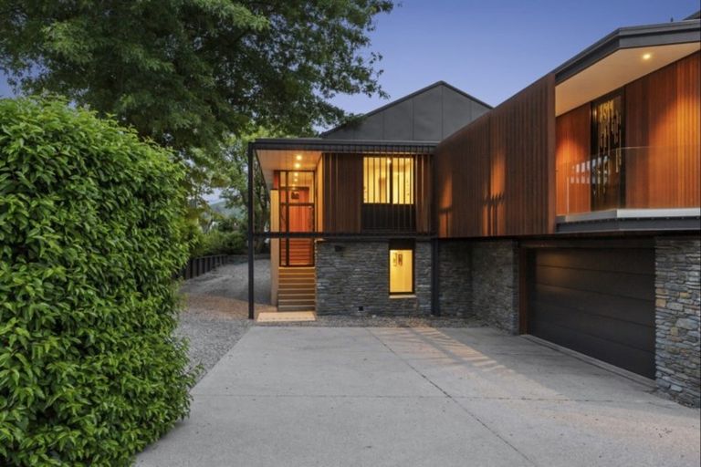 Photo of property in 27 Arrowtn-lke Hayes Road, Lake Hayes, Queenstown, 9371