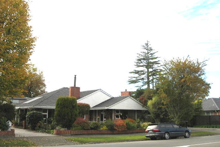 Photo of property in 56 Memorial Avenue, Ilam, Christchurch, 8053