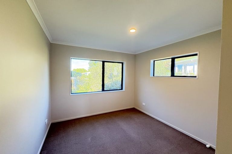 Photo of property in 86b Royal View Road, Te Atatu South, Auckland, 0610