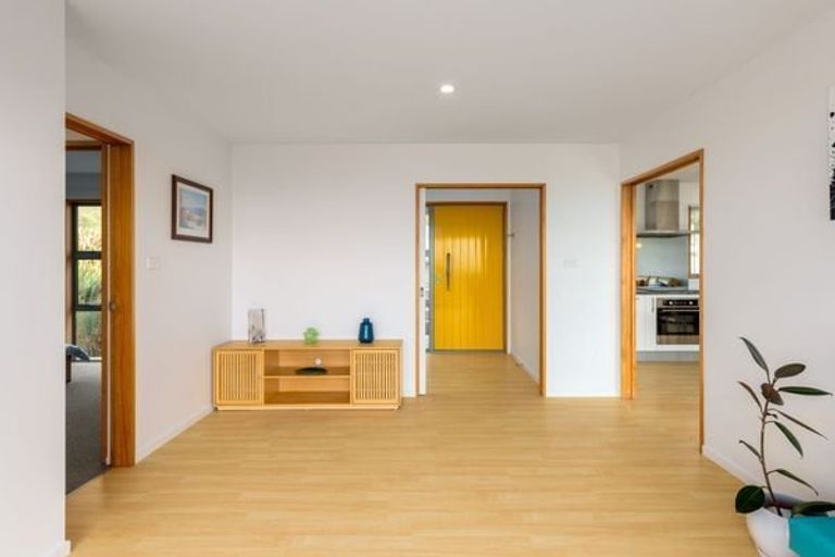 Photo of property in 5 Stoneyridge Close, Mount Pleasant, Christchurch, 8081