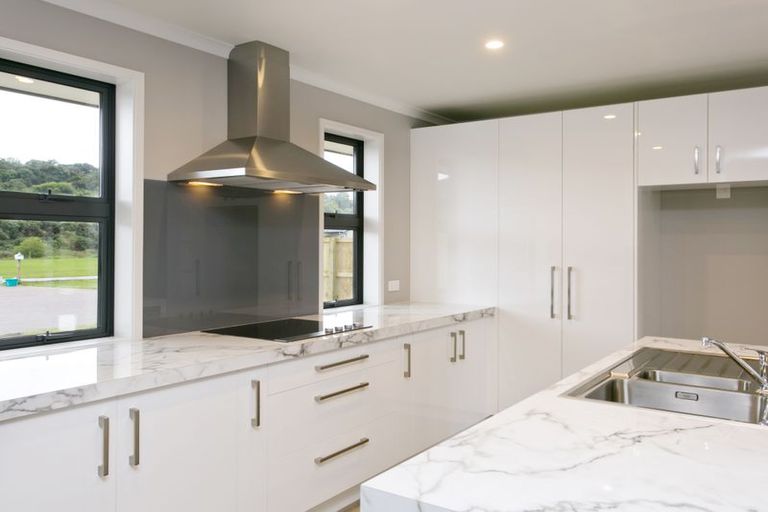 Photo of property in 28 Pukeko Way, Kinloch, Taupo, 3377