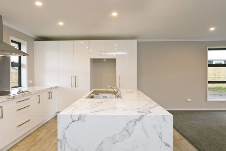 Photo of property in 28 Pukeko Way, Kinloch, Taupo, 3377