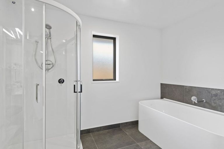 Photo of property in 13 Huntaway Lane, Te Atatu Peninsula, Auckland, 0610