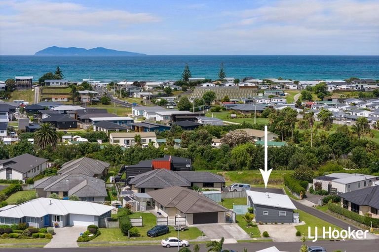 Photo of property in 16 Reel Road, Athenree, Waihi Beach, 3611