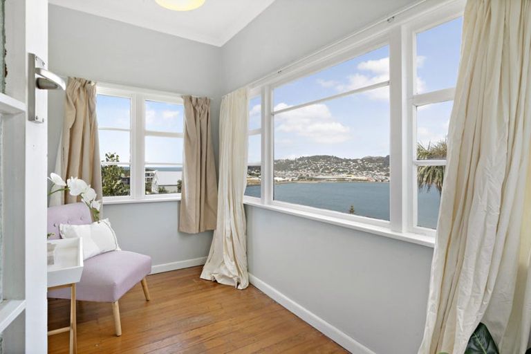 Photo of property in 81 Maupuia Road, Maupuia, Wellington, 6022