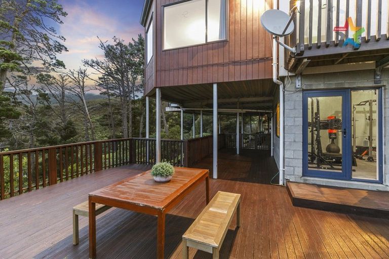 Photo of property in 31 Summit Road, Fairfield, Lower Hutt, 5011