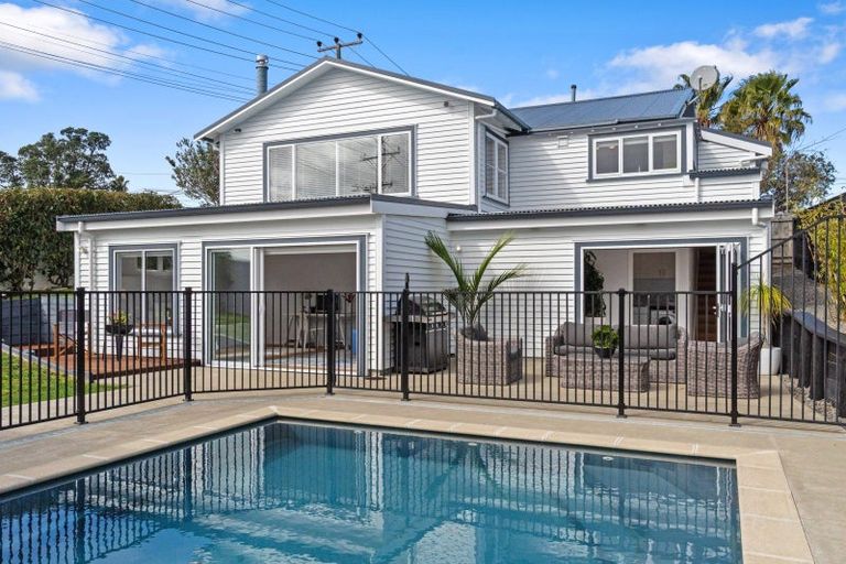 Photo of property in 38 Aramoana Avenue, Devonport, Auckland, 0624