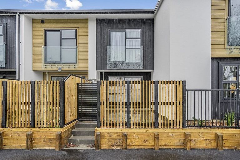 Photo of property in 6/28 Fitzherbert Road, Wainuiomata, Lower Hutt, 5014