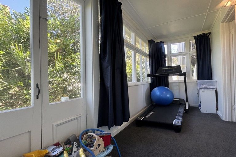 Photo of property in 27-29 Guys Hill Road, Hospital Hill, Napier, 4110