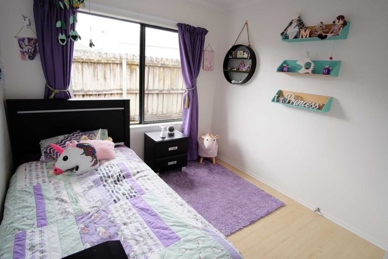 Photo of property in 8 Kalgan Place, Burswood, Auckland, 2013