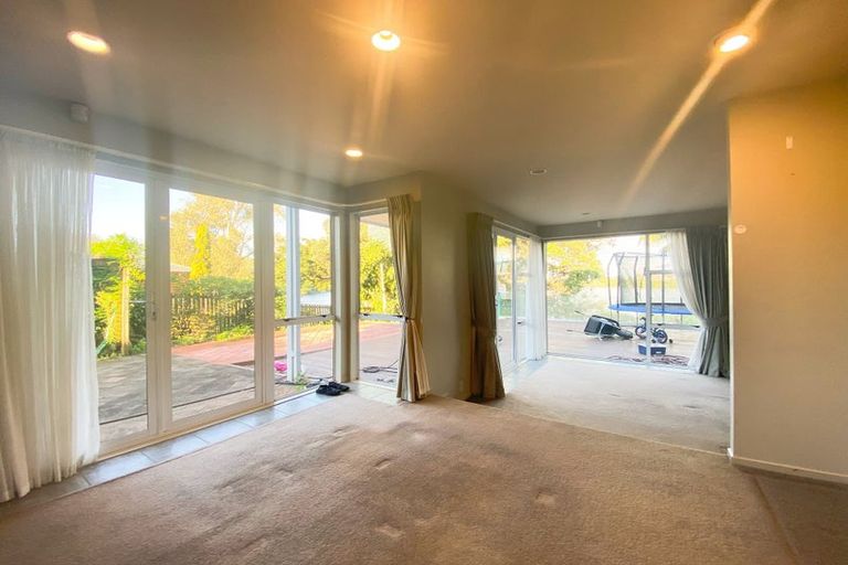 Photo of property in 14 Greenstead Close, Flat Bush, 2019