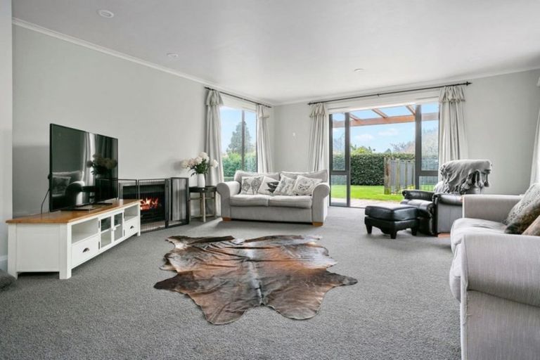 Photo of property in 24 Cowley Drive, Leamington, Cambridge, 3432