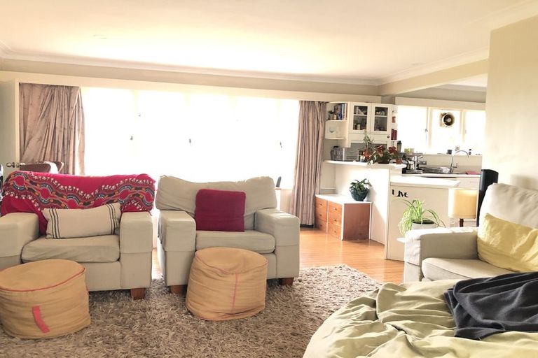 Photo of property in 25 Lake Road, Northcote, Auckland, 0627