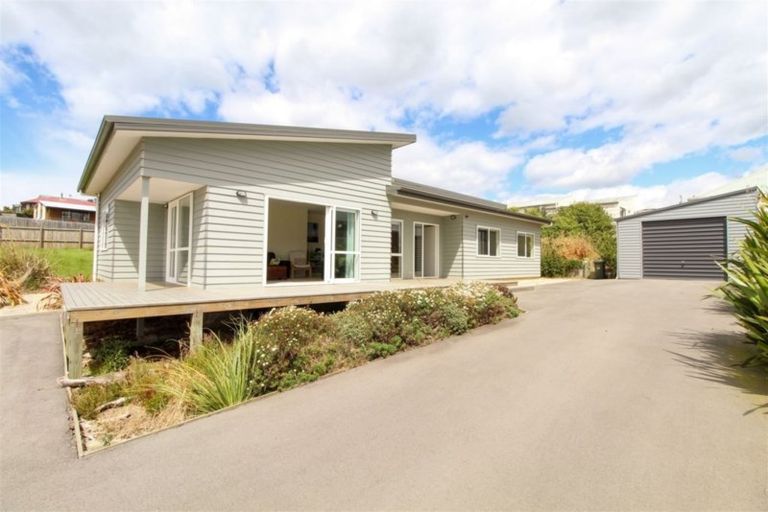 Photo of property in 12 Chambers Street, Kakanui, Oamaru, 9495