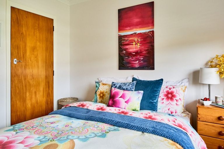 Photo of property in 8 Courtenay Road, Heretaunga, Upper Hutt, 5018