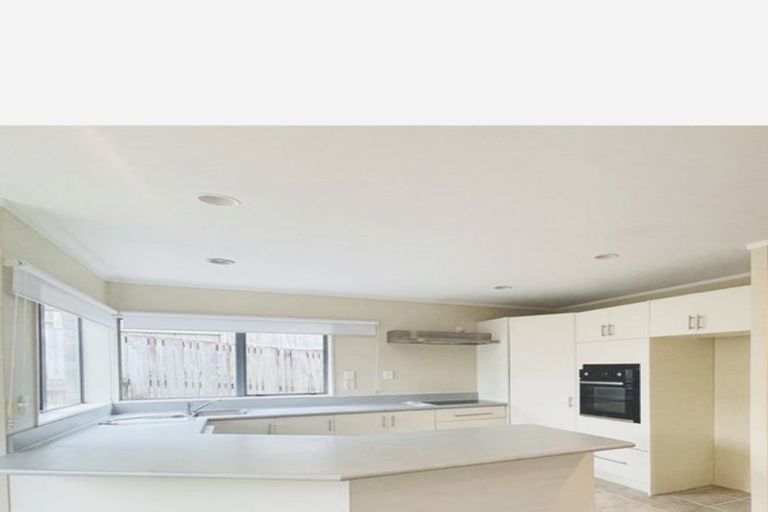 Photo of property in 1 Evelyn Road, Cockle Bay, Auckland, 2014