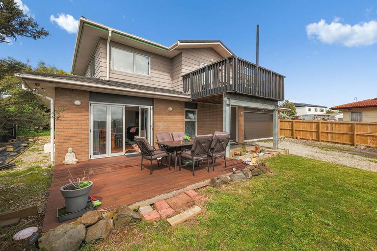 Photo of property in 24 Bundena Place, Clendon Park, Auckland, 2103