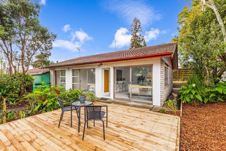 Photo of property in 1/15 Evans Road, Glen Eden, Auckland, 0602