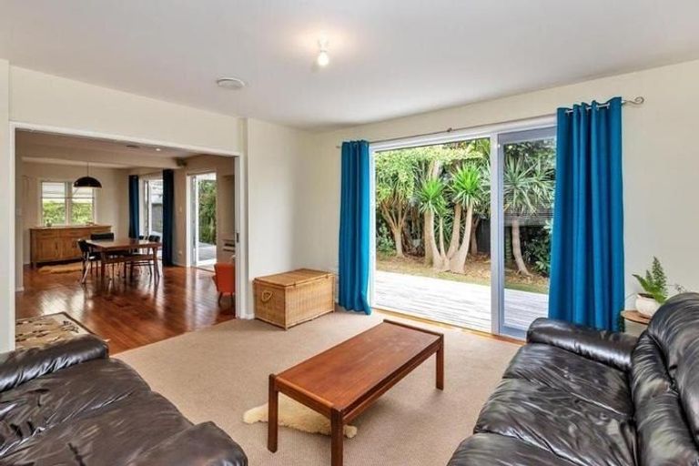 Photo of property in 308 One Tree Point Road, One Tree Point, 0118