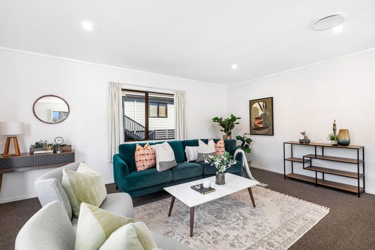 Photo of property in 58 Albatross Close, Whitby, Porirua, 5024