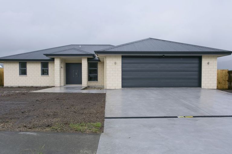 Photo of property in 28 Pukeko Way, Kinloch, Taupo, 3377