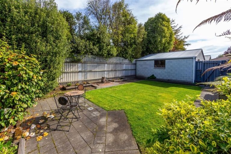 Photo of property in 2/78 Solomon Avenue, Redwood, Christchurch, 8051