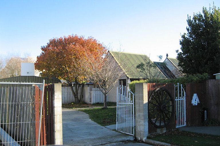 Photo of property in 15 Wiremu Street, Redwood, Christchurch, 8051