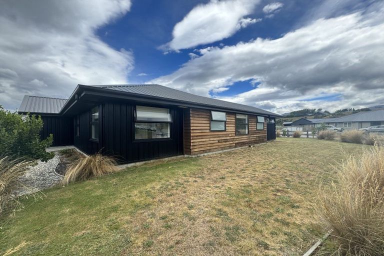 Photo of property in 2 Ashenhurst Way, Lower Shotover, Queenstown, 9304