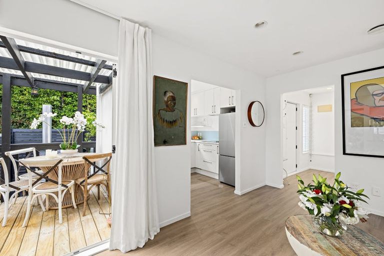 Photo of property in 1/35 Newhaven Terrace, Mairangi Bay, Auckland, 0630