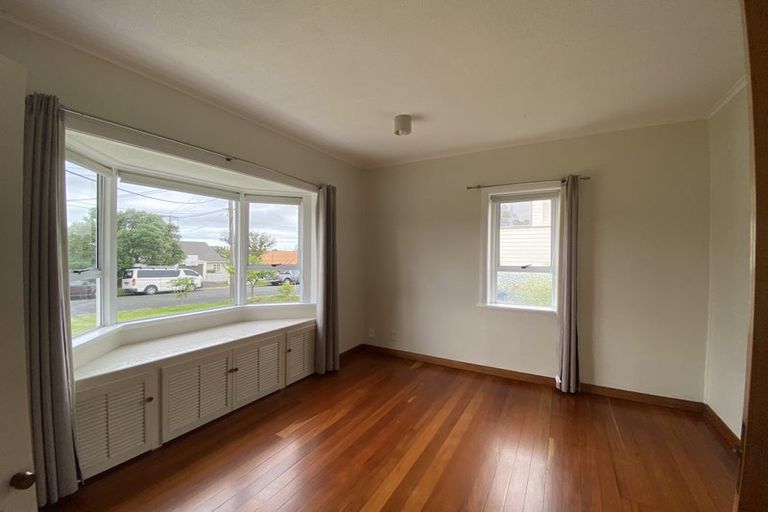 Photo of property in 22 Niccol Avenue, Narrow Neck, Auckland, 0624