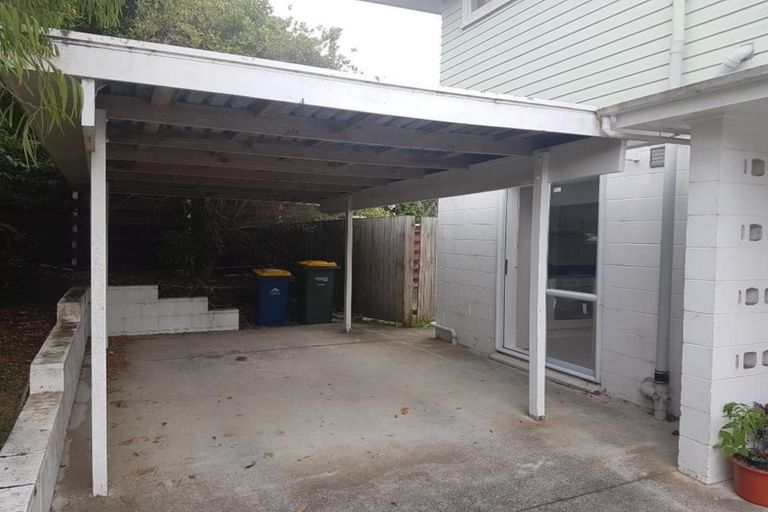 Photo of property in 19 Anne Road, Hillcrest, Auckland, 0627