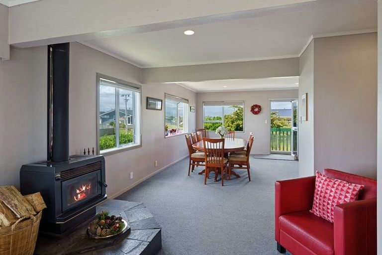 Photo of property in 1 Karaka Street, Otaki Beach, Otaki, 5512