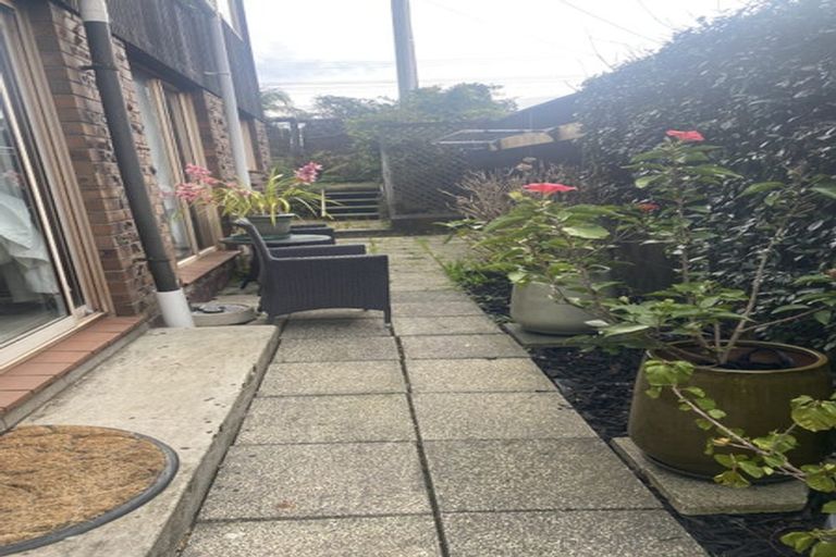 Photo of property in 1/63a Norwood Road, Bayswater, Auckland, 0622