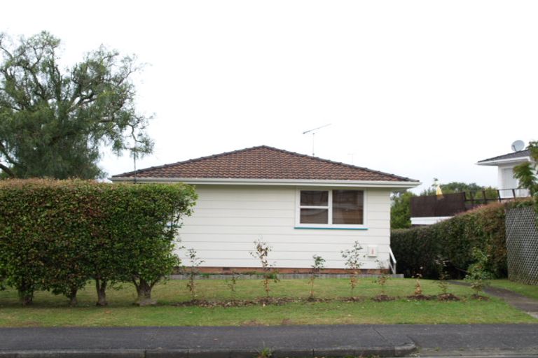 Photo of property in 13 Judkins Crescent, Cockle Bay, Auckland, 2014
