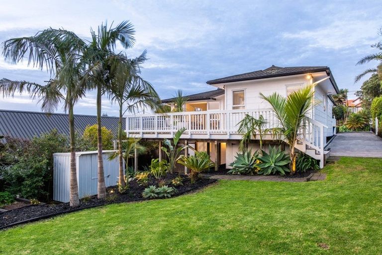 Photo of property in 29 Cliff Road, Torbay, Auckland, 0630