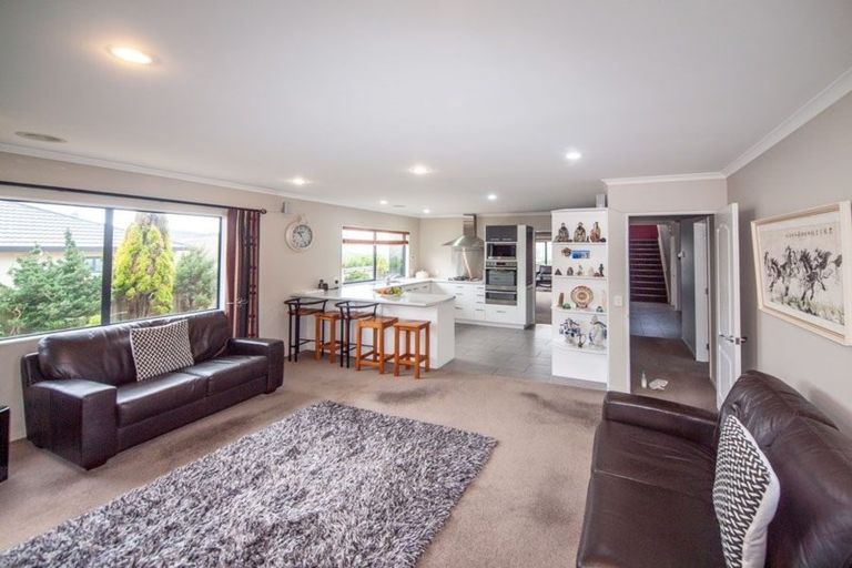 Photo of property in 61 Erlestoke Crescent, Churton Park, Wellington, 6037